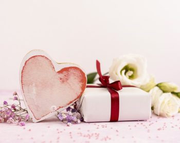 Detailed Look On Valentines Day Gift Hampers